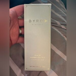 Byroe peach clay mask